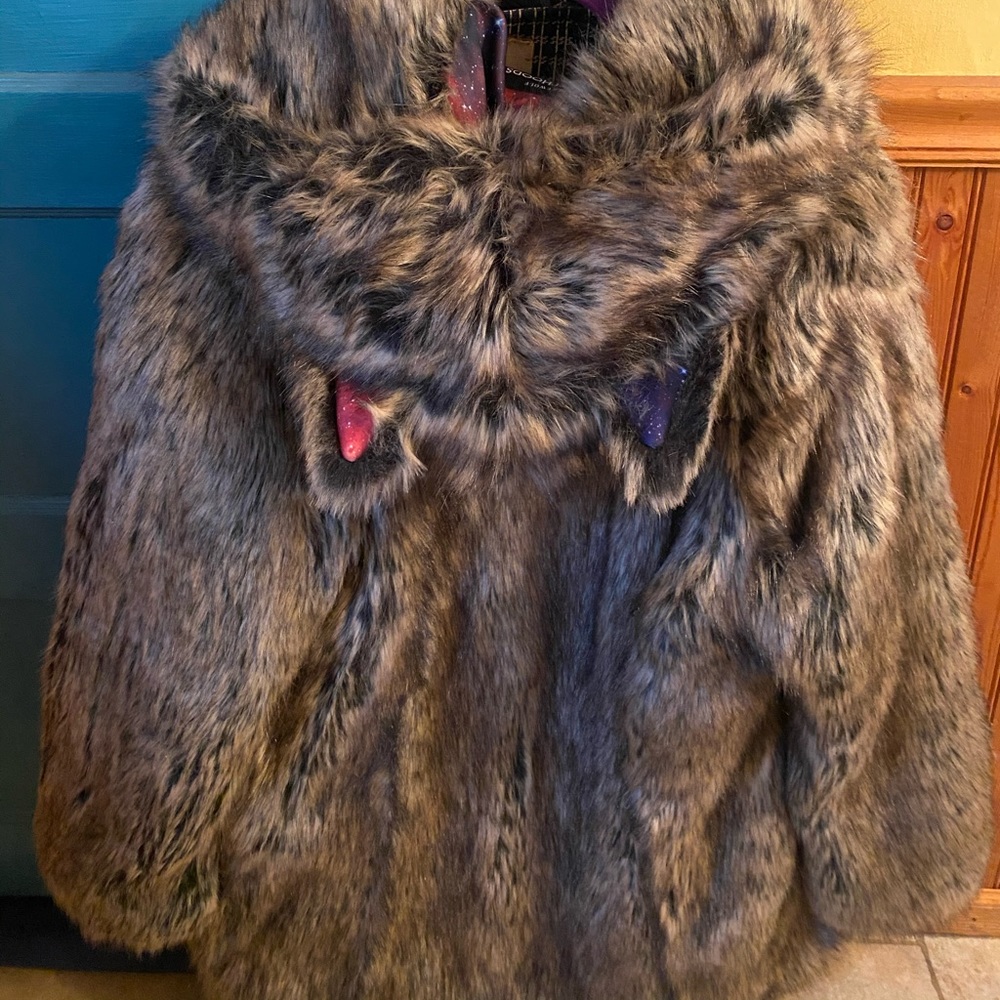 Spirit Hood “Dire Wolf” fur coat